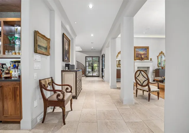 3rd image of 422 Pinewold Dr, Houston, TX 77056 | MLS# 24002781