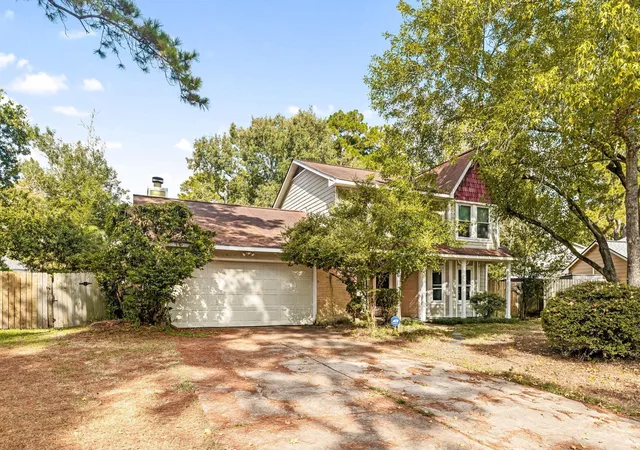 Photo 3 of Single family home for sale at 5331 Village Springs Dr, Houston, TX 77339 | MLS# 85783796 | Listing updated on 2026-09-05