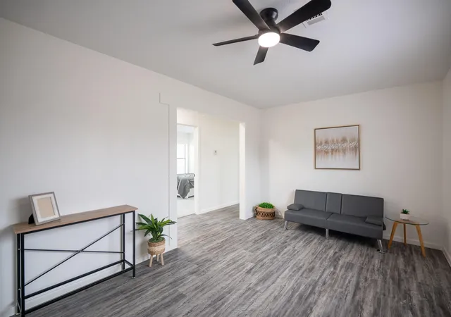 Photo 4 of Single family home for sale at 4901 Richfield Ln, Houston, TX 77048 | MLS# 18097086 | Listing updated on 2026-08-26