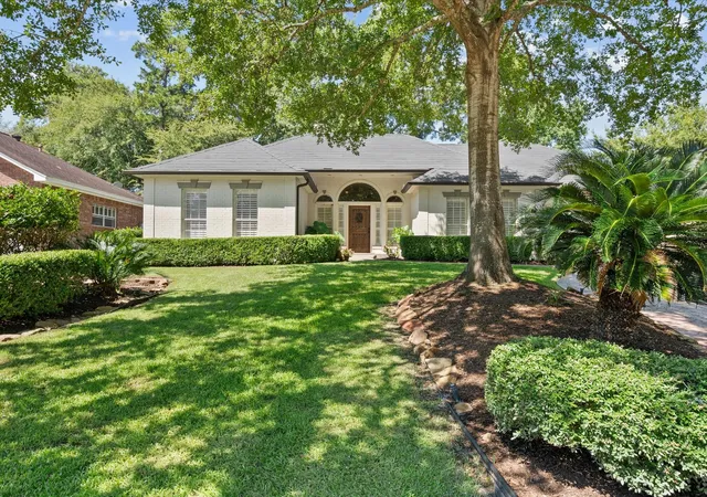 Photo 1 of Sale Pending at 184 Springs Edge Dr, Montgomery, TX 77356 | MLS# 96650414 | Listing updated on 2026-08-18