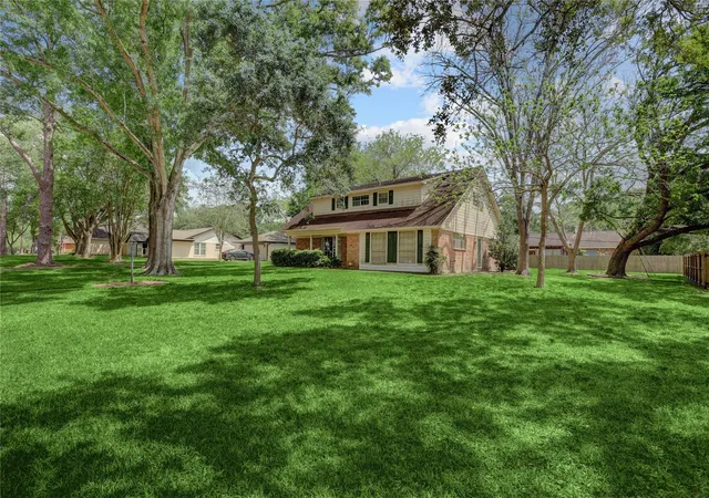 3rd image of 105 Ridgemont Dr, Alvin, TX 77511 | MLS# 17113957
