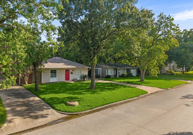3rd image of 4909 Cedar St, Houston, TX 77401 | MLS# 71772795