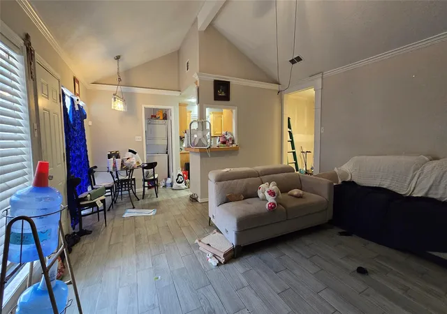 3rd image of 2102 Round Lake Dr, Houston, TX 77077 | MLS# 98760288