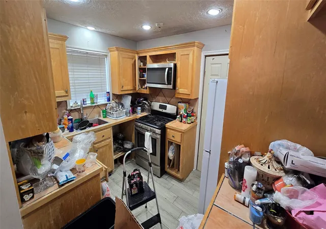 5th image of 2102 Round Lake Dr, Houston, TX 77077 | MLS# 98760288