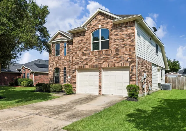 2nd image of 3923 Oak Plank Rd, Fresno, TX 77545 | MLS# 60746967