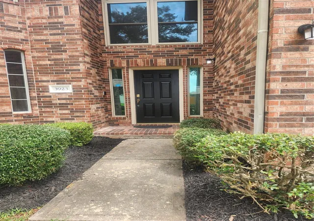 Photo 3 of Single family home for sale at 3923 Oak Plank Rd, Fresno, TX 77545 | MLS# 60746967 | Listing updated on 2026-09-04