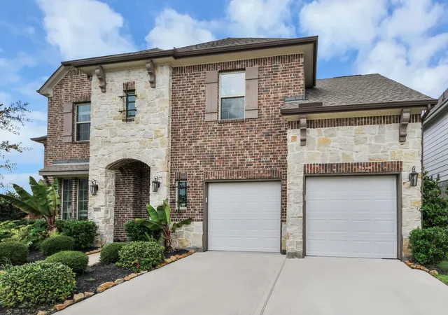 3rd image of 8803 Autumn Pine Dr, Missouri City, TX 77459 | MLS# 84136075