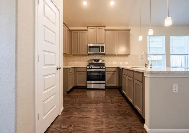 5th image of 8435 Sunset Horizon Dr, Baytown, TX 77521 | MLS# 61475202