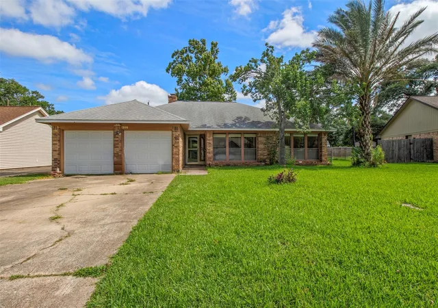 1st image of 206 Stanford St, Lake Jackson, TX 77566 | MLS# 29502110