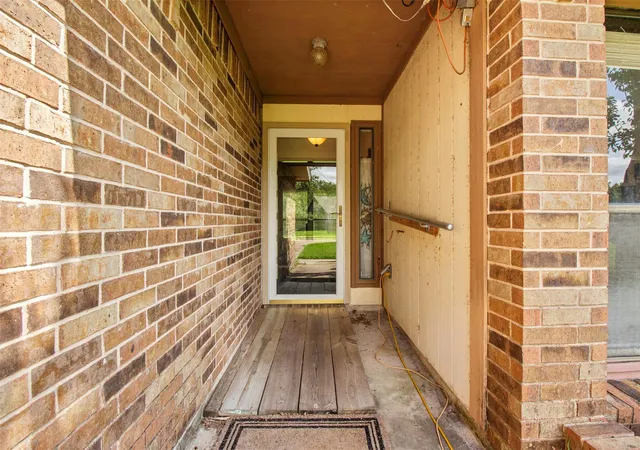 4th image of 206 Stanford St, Lake Jackson, TX 77566 | MLS# 29502110