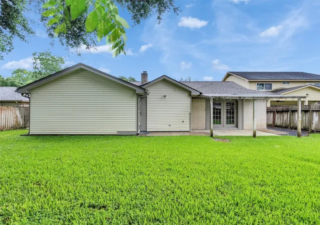 Photo 3 of Single family home for sale at 1418 Barrowgate Dr, Sugar Land, TX 77498 | MLS# 47784254 | Listing updated on 2026-08-09