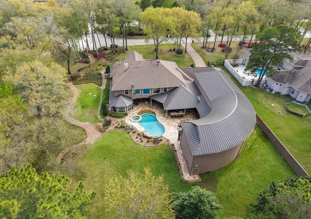 3rd image of 11910 Waterford Estates Ct, Tomball, TX 77377 | MLS# 87928068