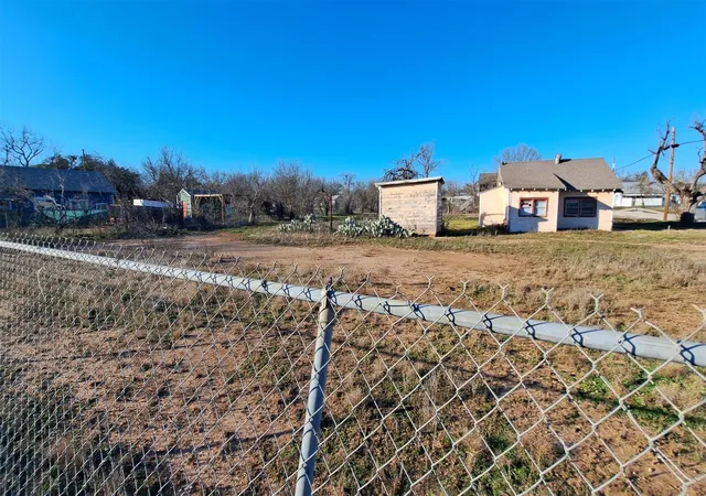 Homes for sale in Coleman, TX | 804 S Neches St, Coleman, TX 76834 | MLS# 56585395