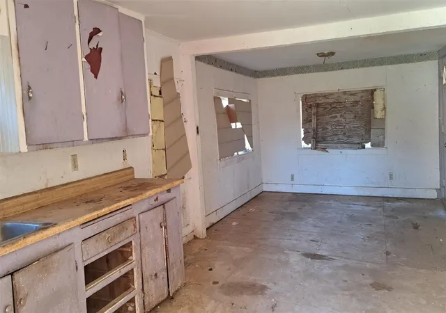 Homes for sale in Coleman, TX | 804 S Neches St, Coleman, TX 76834 | MLS# 56585395