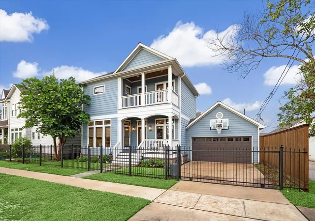2nd image of 1915 Bradshaw St, Houston, TX 77008 | MLS# 18726367