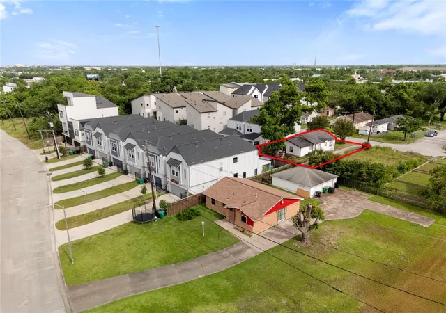 2nd image of 4110 Buck St St, Houston, TX 77020 | MLS# 43909402