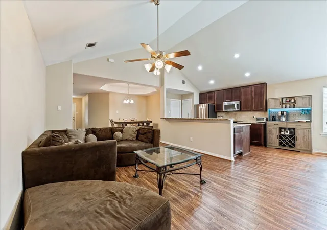 4th image of 407 Corydon Dr, Huffman, TX 77336 | MLS# 54585519