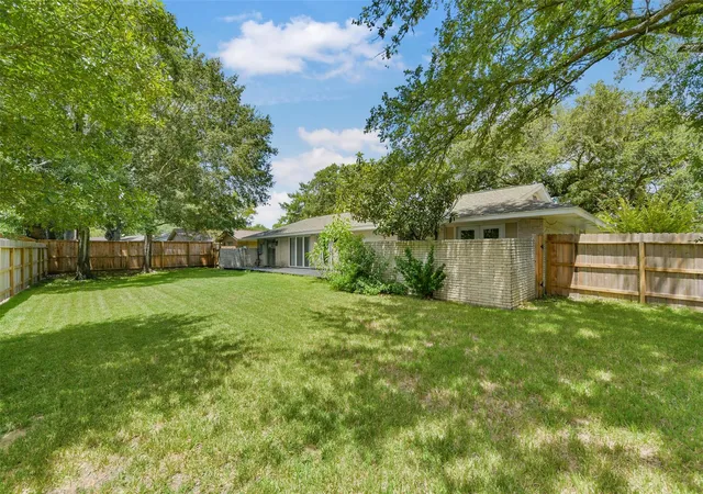 29th image of 1616 Redway Ln, Houston, TX 77062 | MLS# 10734366