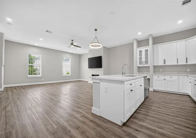 Photo 3 of Single family home for sale at 7814 De Priest St, Houston, TX 77088 | MLS# 42988110 | Listing updated on 2026-09-24