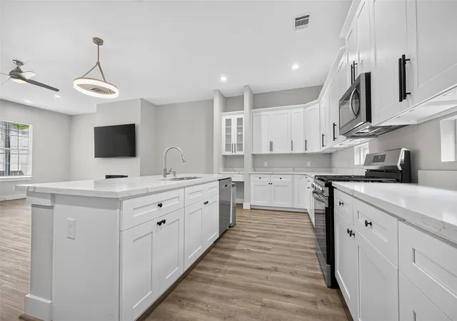 Photo 4 of Single family home for sale at 7814 De Priest St, Houston, TX 77088 | MLS# 42988110 | Listing updated on 2026-09-24