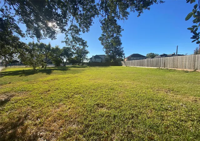 Photo 1 of Land for sale at 7552 Main St, Houston, TX 77030 | MLS# 25070755 | Listing updated on 2026-09-25