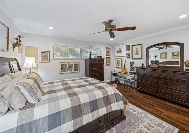 4th image of 8611 Ferris Dr, Houston, TX 77096 | MLS# 50637662