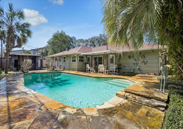 5th image of 8611 Ferris Dr, Houston, TX 77096 | MLS# 50637662