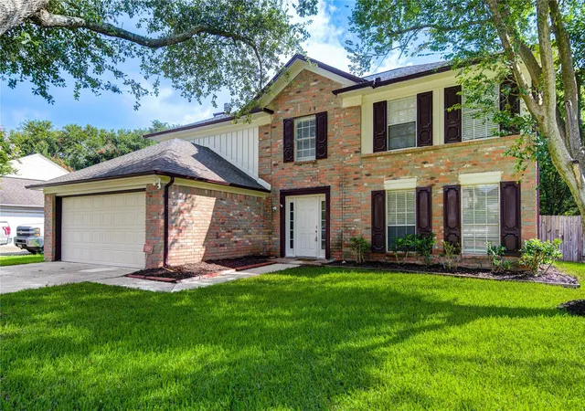 Photo 2 of Single family home for sale at 3515 Green Flds Dr, Sugar Land, TX 77479 | MLS# 18919101 | Listing updated on 2026-09-06