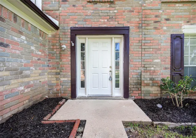 Photo 3 of Single family home for sale at 3515 Green Flds Dr, Sugar Land, TX 77479 | MLS# 18919101 | Listing updated on 2026-09-06