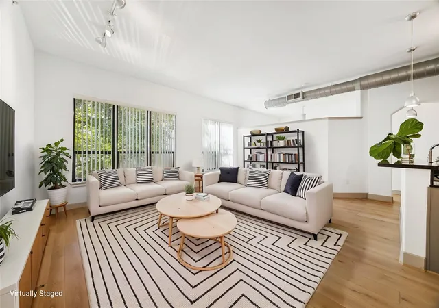 Photo 1 of Sale Pending at 1901 Post Oak Blvd #2203, Houston, TX 77056 | MLS# 96104882 | Listing updated on 2026-10-07