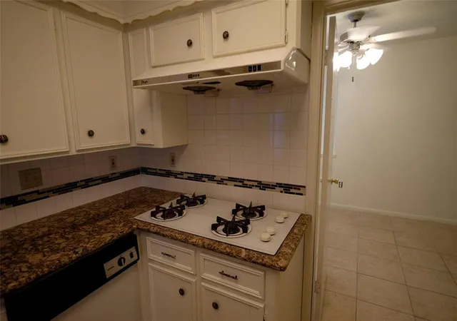 Photo 4 of Single family home for sale at 12323 Bexley Dr, Houston, TX 77099 | MLS# 37444045 | Listing updated on 2026-05-30