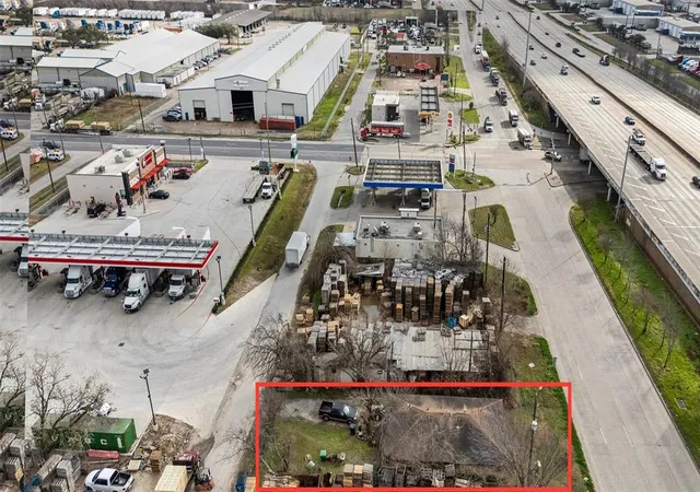 4th image of 7930 Hershe St, Houston, TX 77029 | MLS# 22309807