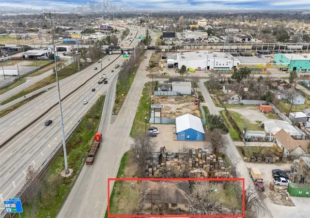 5th image of 7930 Hershe St, Houston, TX 77029 | MLS# 22309807