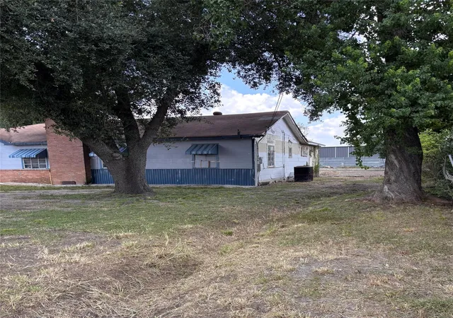4th image of 7805 Almeda Genoa Rd, Houston, TX 77075 | MLS# 61698228