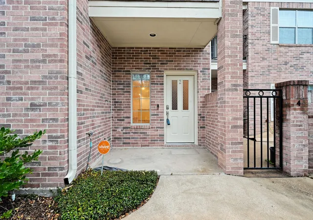 Homes for sale in Houston, TX | 2865 Westhollow Dr, Houston, TX 77082