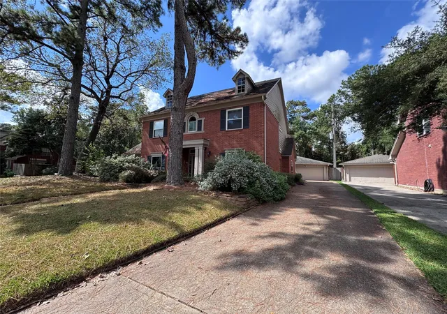 Photo 2 of Single family home for sale at 3203 Emerald Grove Dr, Kingwood, TX 77345 | MLS# 30261445 | Listing updated on 2026-08-11