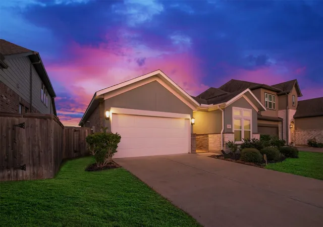 2nd image of 2430 Manor Valley Ln, Missouri City, TX 77459 | MLS# 72916503