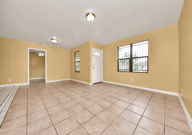 4th image of 8830 Laura Koppe Rd, Houston, TX 77078 | MLS# 96031883