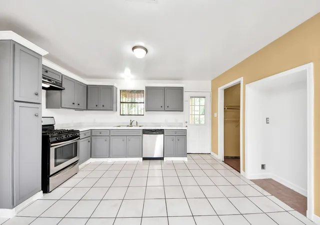 5th image of 8830 Laura Koppe Rd, Houston, TX 77078 | MLS# 96031883