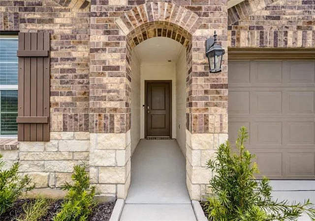 Photo 3 of Single family home for sale at 1511 Crete Is Way, Rosharon, TX 77583 | MLS# 72053379 | Listing updated on 2026-08-04