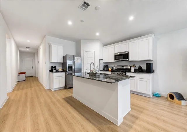 Photo 3 of Single family home for sale at 1511 Crete Is Way, Rosharon, TX 77583 | MLS# 72053379 | Listing updated on 2026-08-04