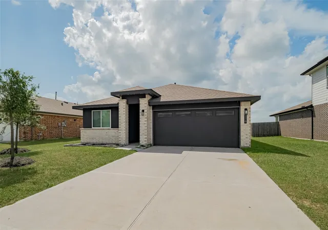 3rd image of 14519 Sweet Water Dr, Mont Belvieu, TX 77523 | MLS# 47754436