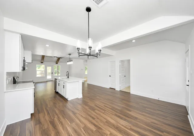 Photo 4 of Single family home for sale at 724 Rd 3371a, Cleveland, TX 77327 | MLS# 78421630 | Listing updated on 2026-08-04