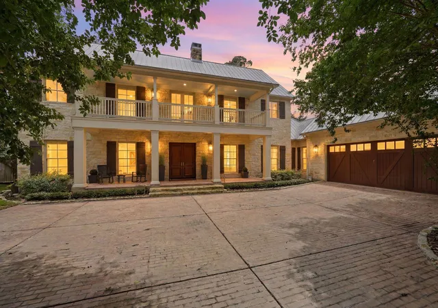 Photo 1 of Single family home for sale at 6007 Bermuda Dunes Dr, Houston, TX 77069 | MLS# 65433639 | Listing updated on 2026-09-20