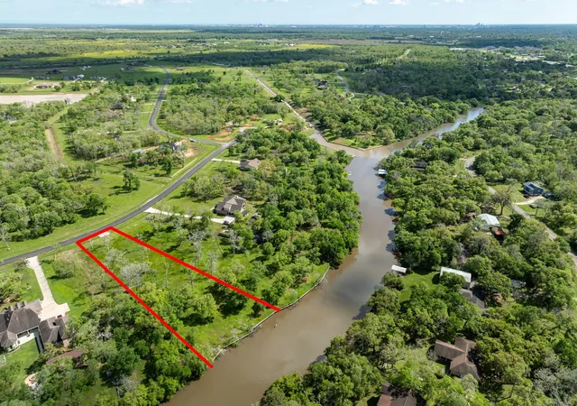 5th image of 32710 Bayou Bend, Richwood, TX 77515 | MLS# 44933293