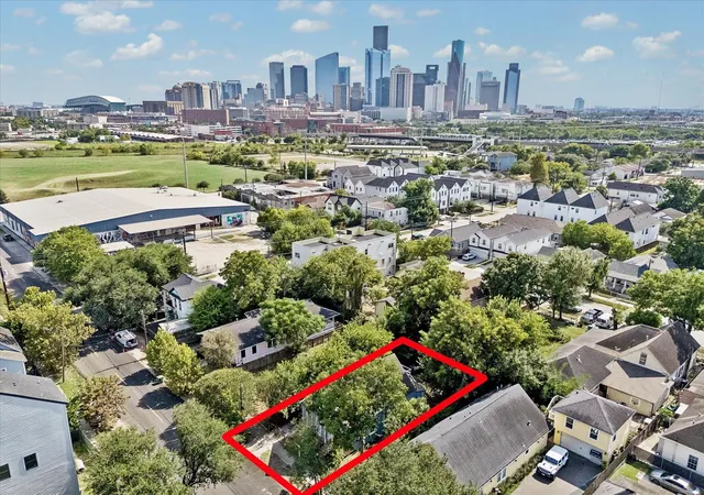 Photo 4 of Sale Pending at 1609 Fulton St, Houston, TX 77009 | MLS# 69382433 | Listing updated on 2026-09-08