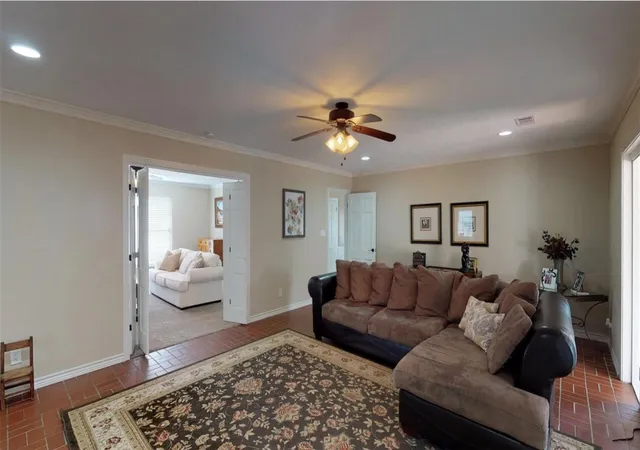 3rd image of 1285 19Th St, Beaumont, TX 77706 | MLS# 18652517