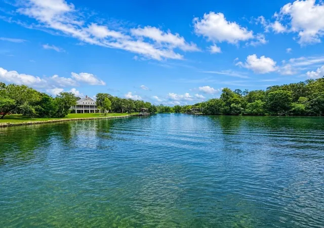 1st image of 1016 E Fm 517, Dickinson, TX 77539 | MLS# 75040222