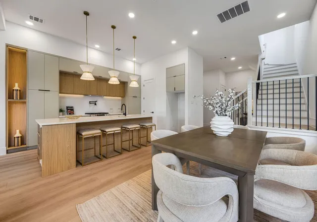 4th image of 3319 Rogers St, Houston, TX 77022 | MLS# 93063663