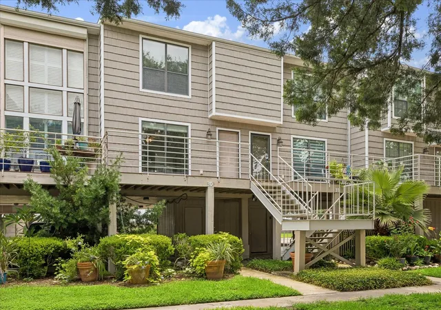 1st image of 30 Lakewood Ln #30, Seabrook, TX 77586 | MLS# 95372655